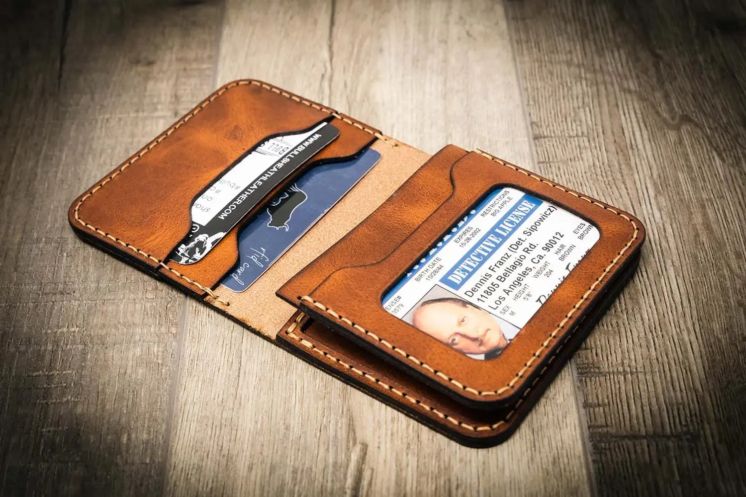 Minimalist Badge Wallet - Chestnut Brown